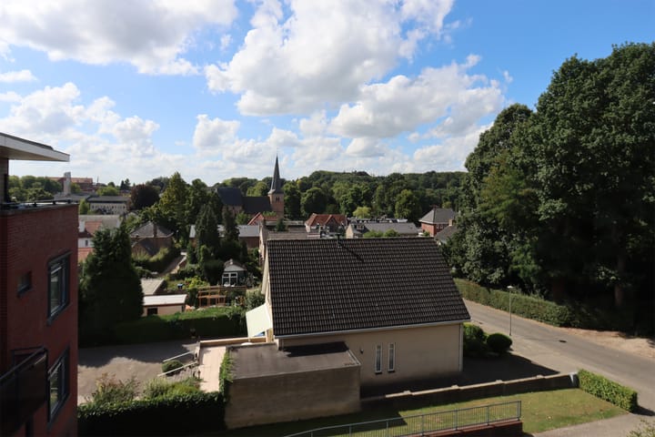 Photo 13 of Zevenheuvelenweg 10-F