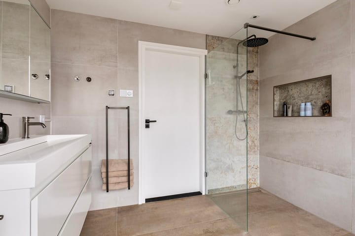 Photo 48 of Waverdijk 12