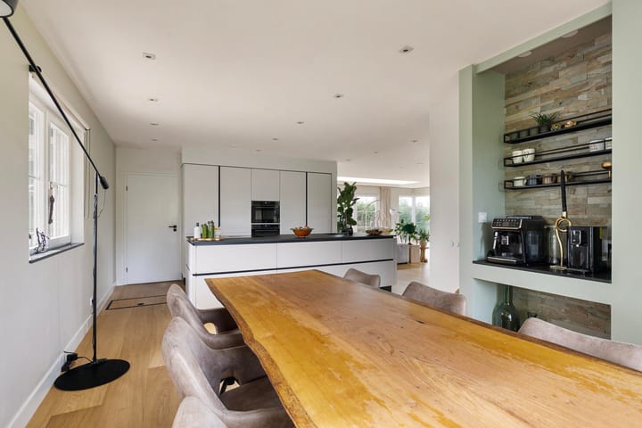 Photo 37 of Waverdijk 12