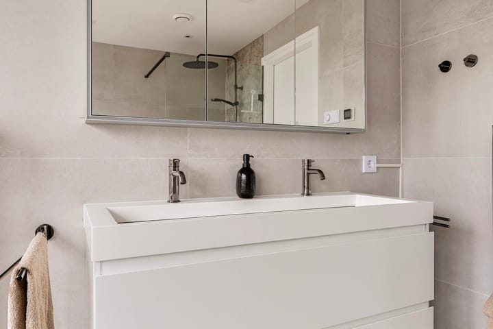 Photo 49 of Waverdijk 12