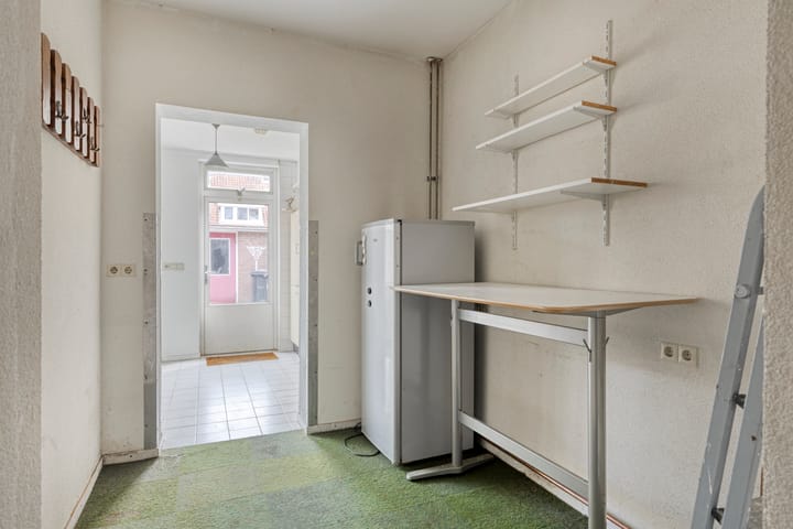 Photo 9 of Diepenbrockstraat 29