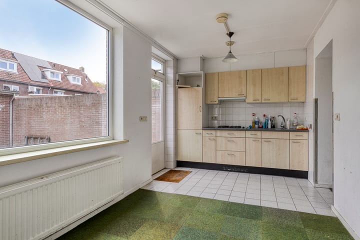 Photo 12 of Diepenbrockstraat 29