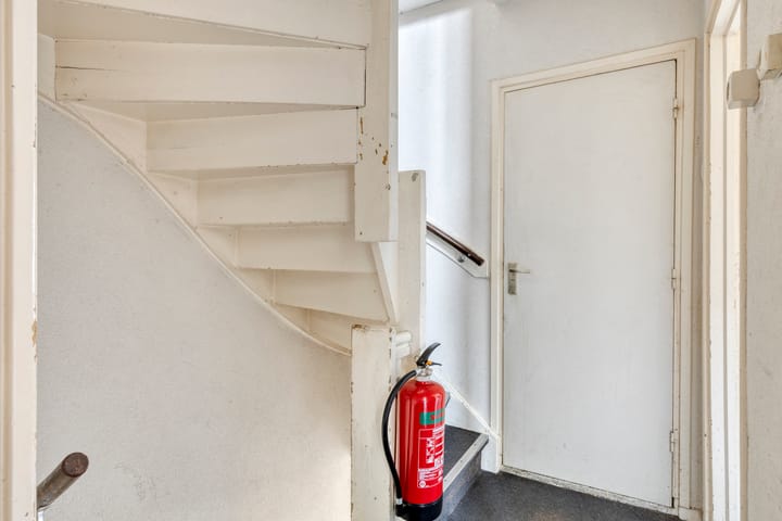 Photo 14 of Diepenbrockstraat 29