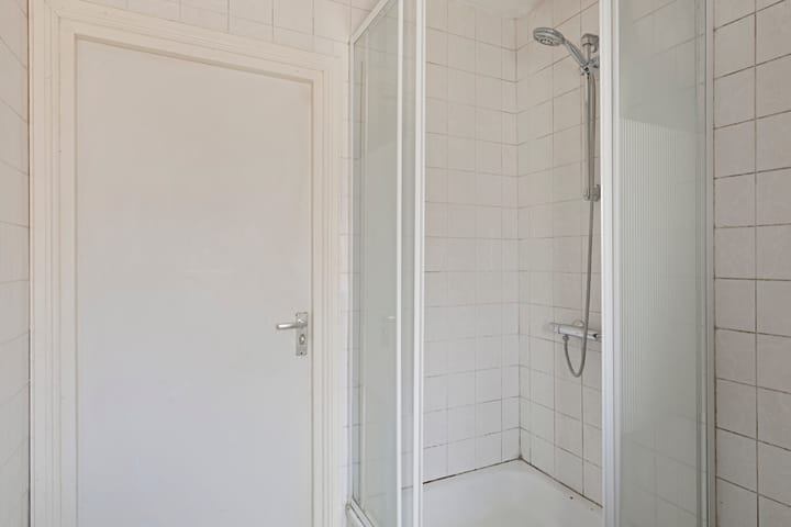 Photo 18 of Diepenbrockstraat 29