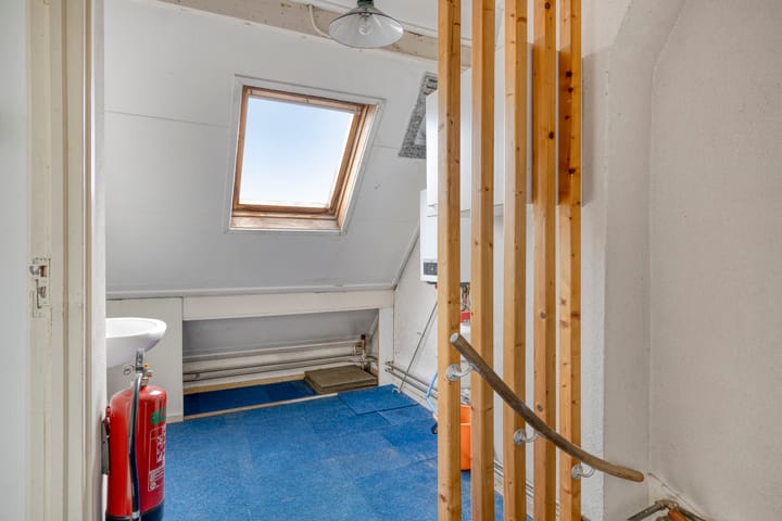 Photo 21 of Diepenbrockstraat 29