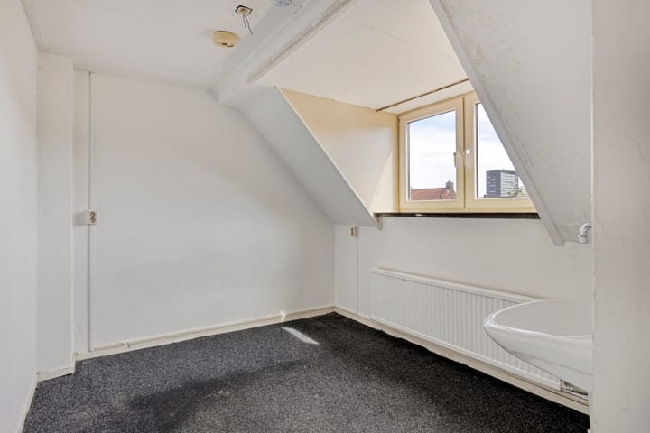 Photo 24 of Diepenbrockstraat 29