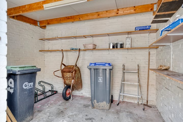 Photo 28 of Diepenbrockstraat 29