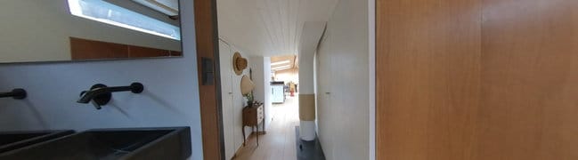 Slaapkamer 1 en badkamer