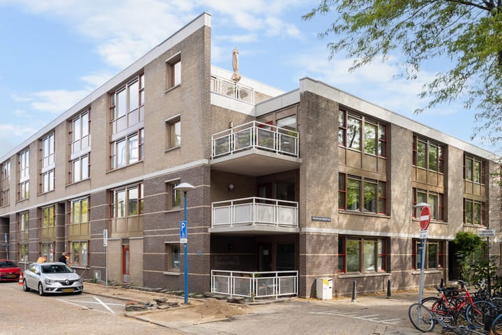 Foto 1 van Pastoor van Nuenenstraat 8