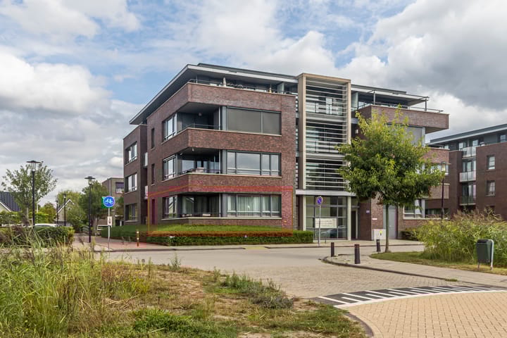 Foto 2 van Van Poeljestraat 74