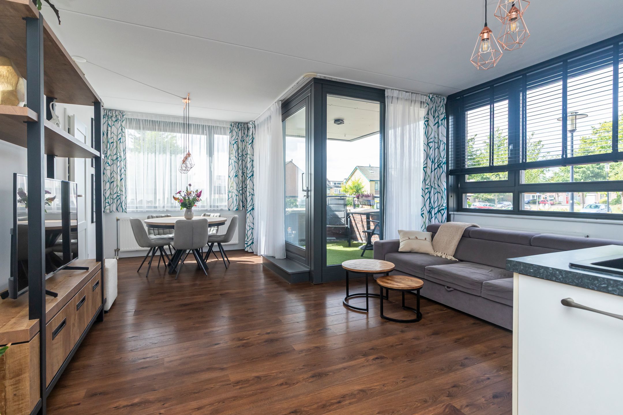 Foto 3 van Van Poeljestraat 74