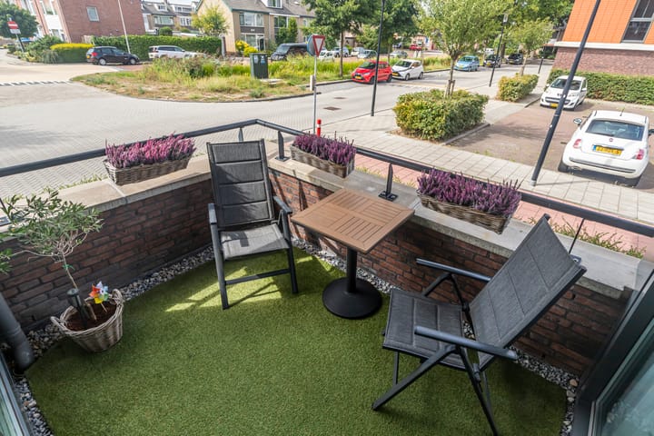 Foto 4 van Van Poeljestraat 74