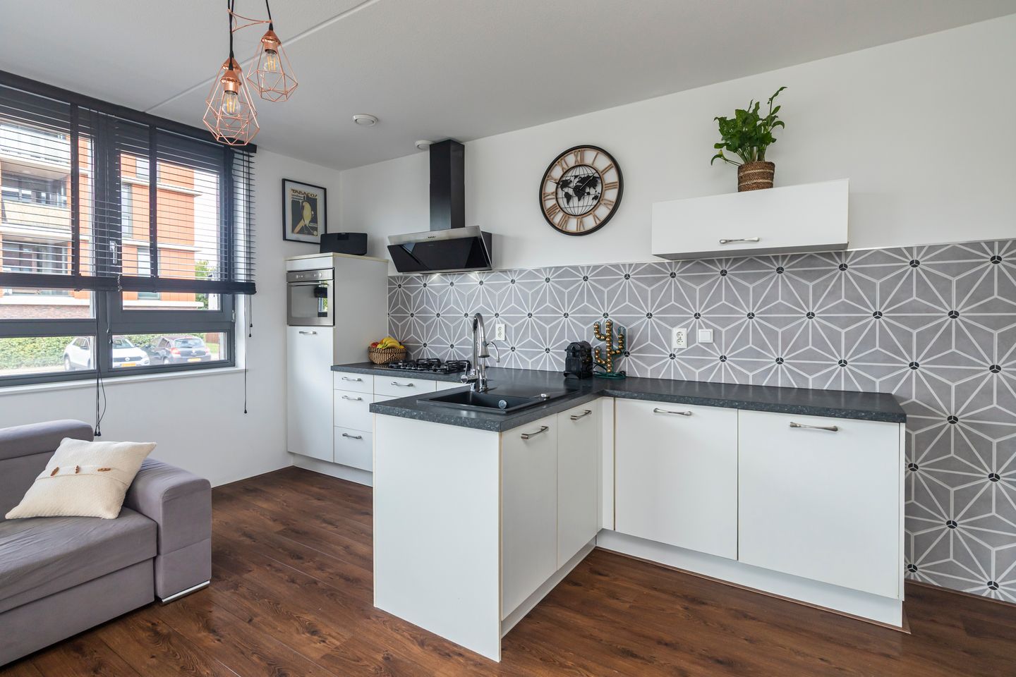 Foto 5 van Van Poeljestraat 74