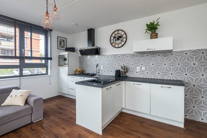 Foto 5 van Van Poeljestraat 74