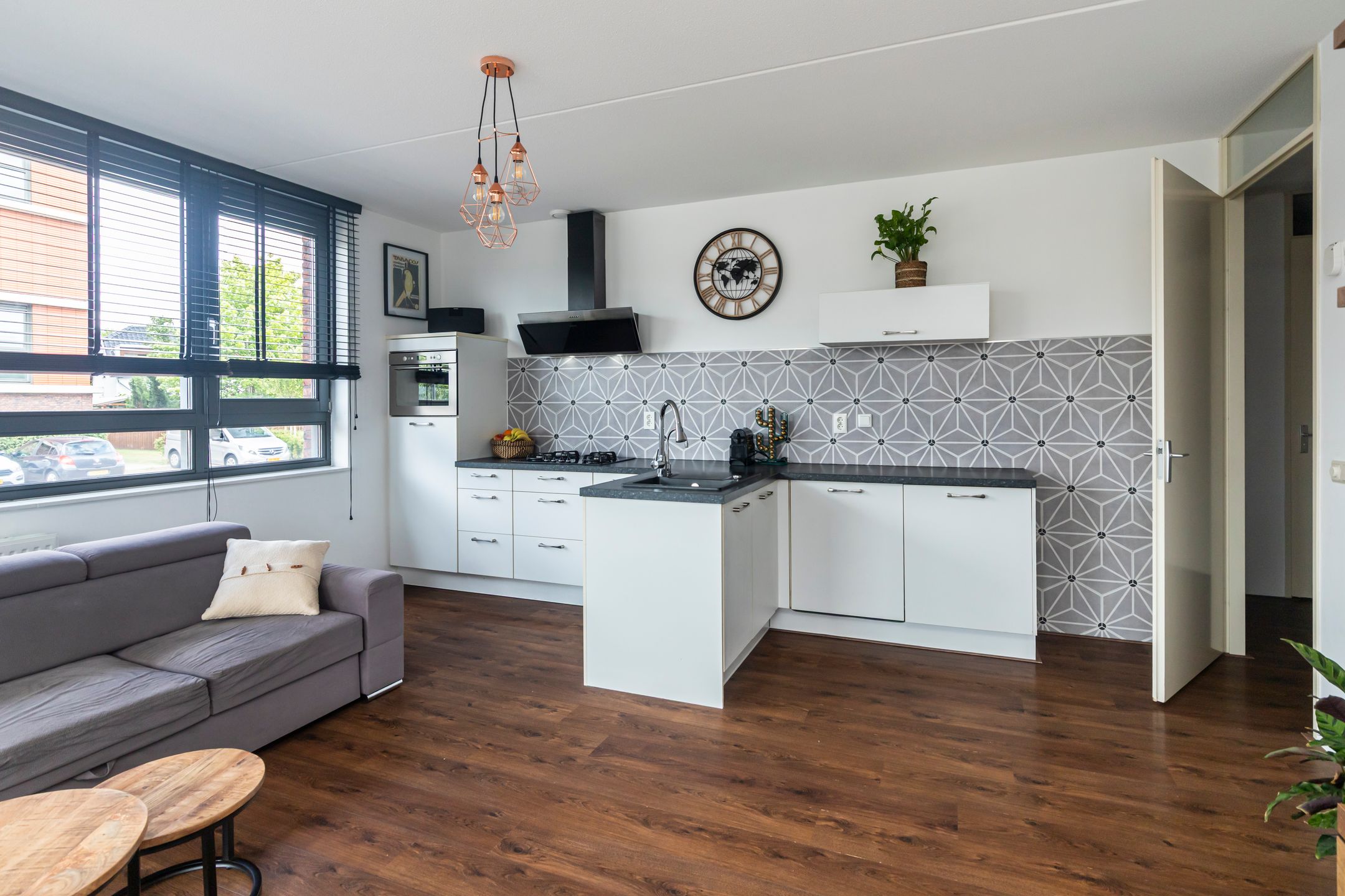 Foto 6 van Van Poeljestraat 74