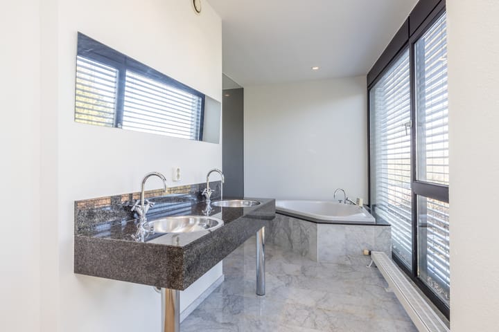 Foto 25 van Ruth Firststraat 15