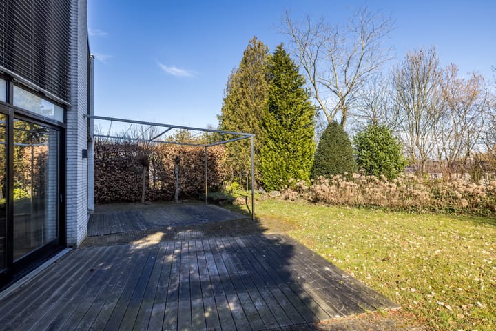 Foto 36 van Ruth Firststraat 15