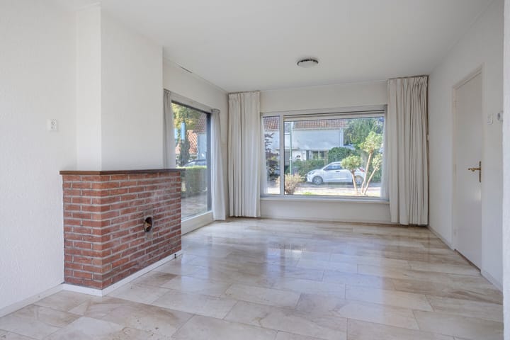 Photo 6 of Nassaustraat 10