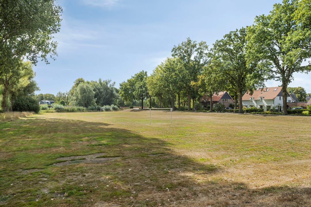 Photo 2 of Nassaustraat 10