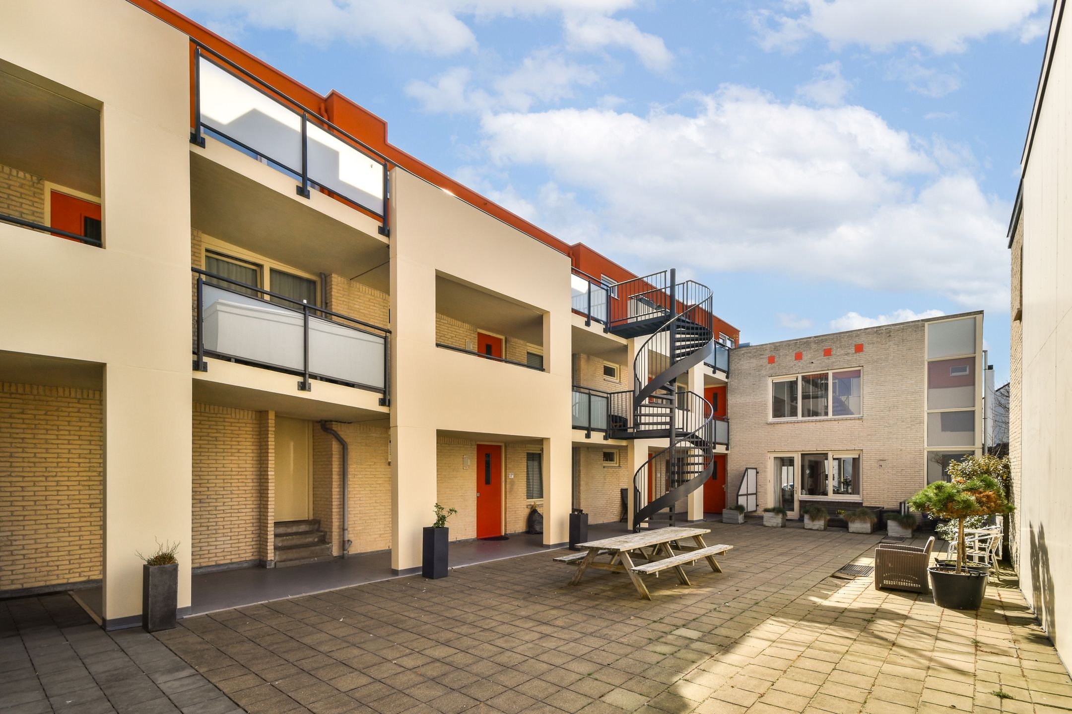 Photo 21 of Swaluëstraat 29-B