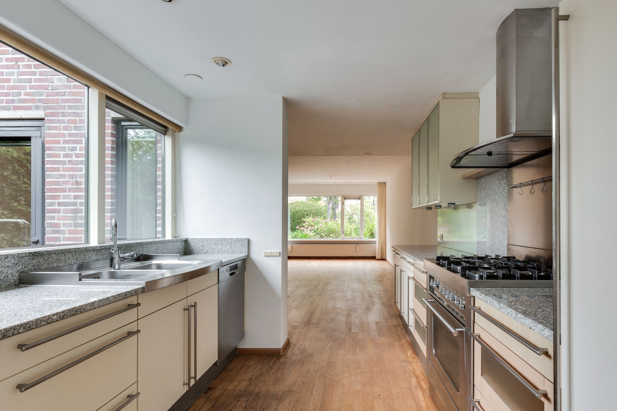 Foto 15 van Weigeliahof 12