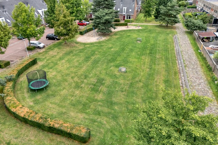 Foto 7 van Waterbies 17