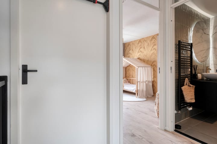 Foto 18 van Waterbies 17