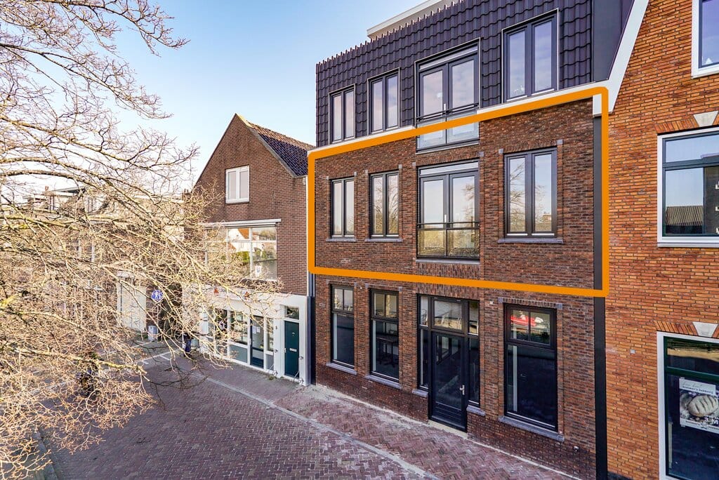 Foto 1 van Leeuwarderweg 1-104