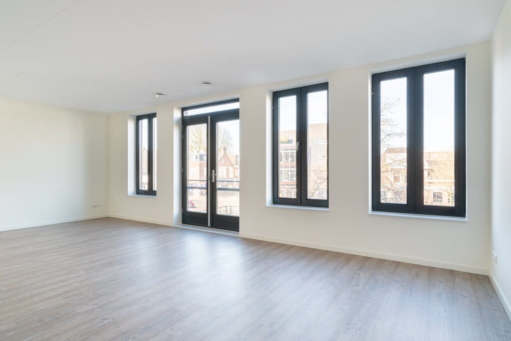 Foto 2 van Leeuwarderweg 1-104