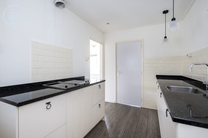 Foto 11 van Deltastraat 10