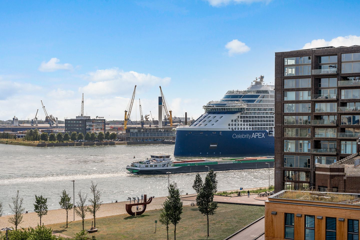 Foto 19 van Lloydstraat 236