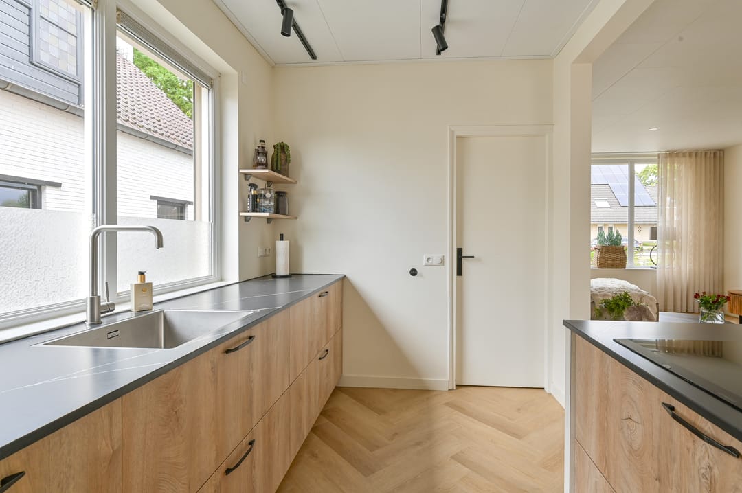 Foto 2 van Weerdingerstraat 217-I