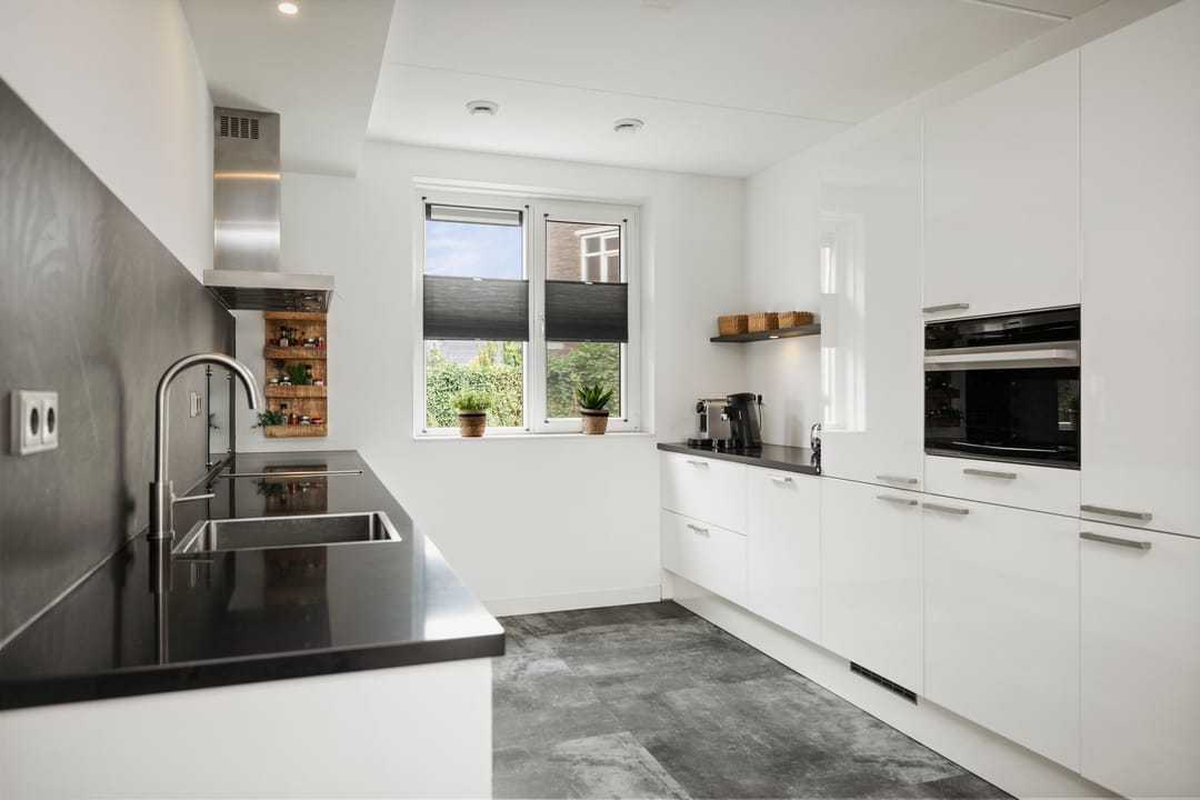 Foto 2 van Lina Roetert Steenbruggenstraat 5