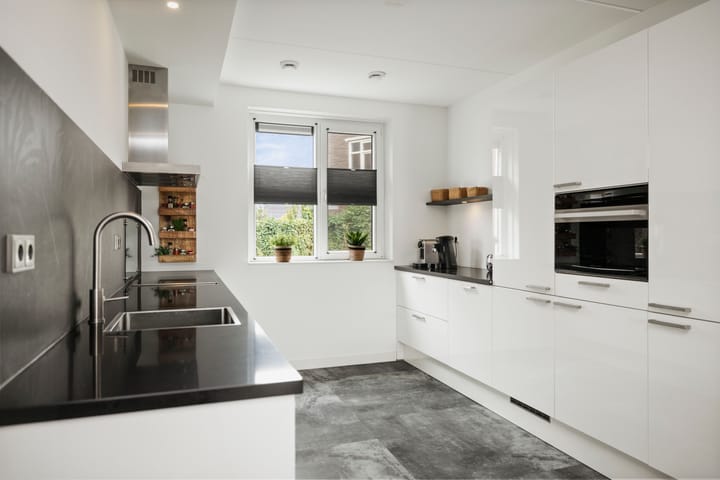 Foto 2 van Lina Roetert Steenbruggenstraat 5