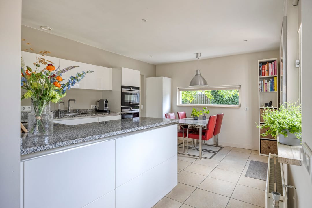 Foto 17 van van Petershemstraat 6