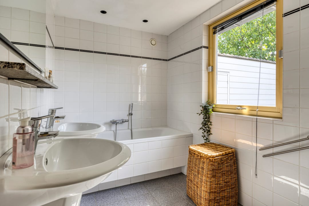 Foto 32 van van Petershemstraat 6