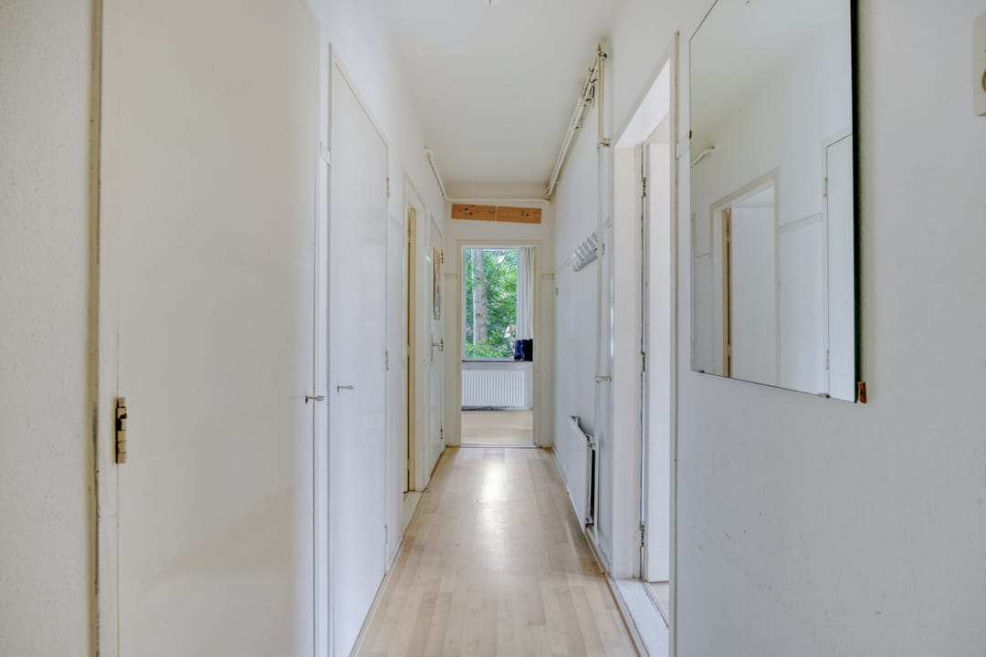 Photo 8 of Bernhardstraat 39-I