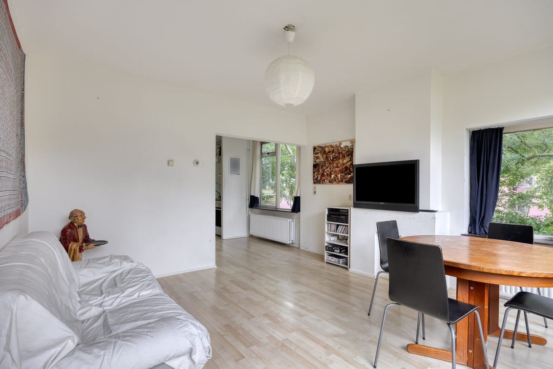 Photo 2 of Bernhardstraat 39-I