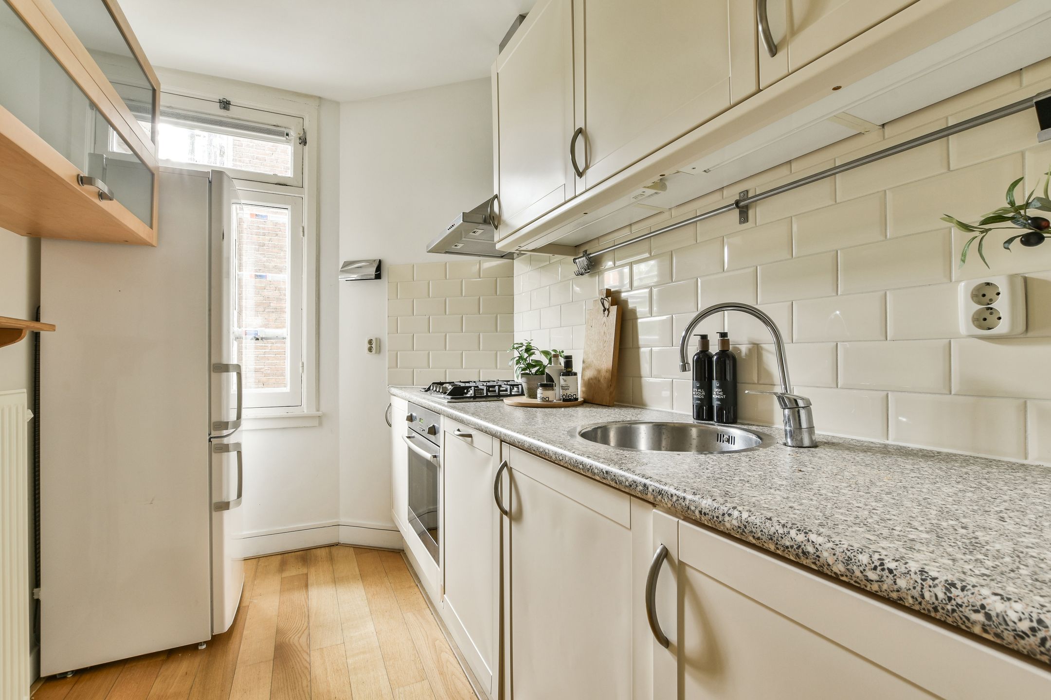 Foto 9 van Van Tuyll van Serooskerkenplein 35-1