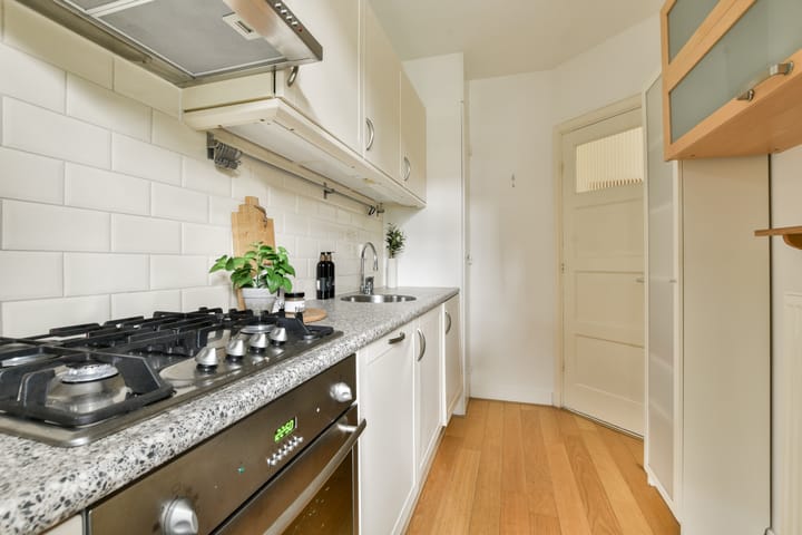 Foto 10 van Van Tuyll van Serooskerkenplein 35-1