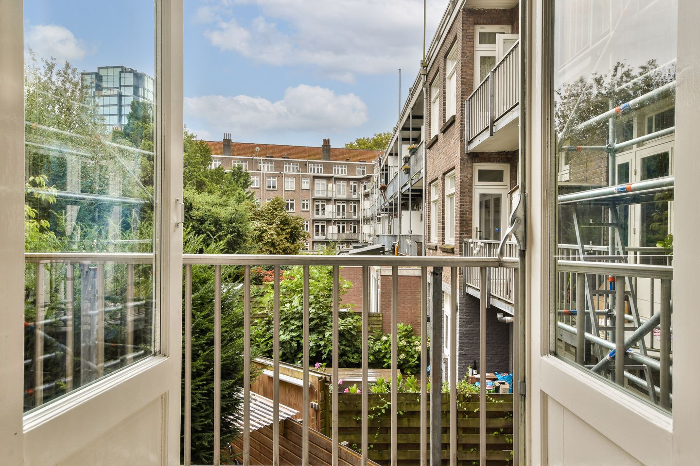 Foto 14 van Van Tuyll van Serooskerkenplein 35-1