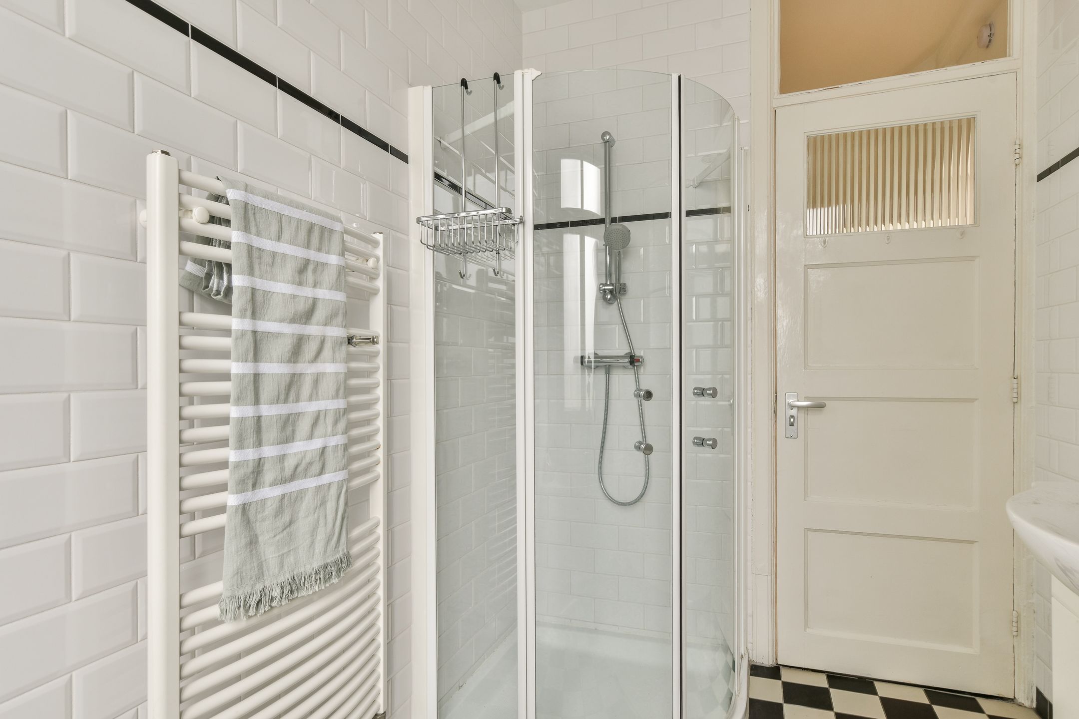 Foto 18 van Van Tuyll van Serooskerkenplein 35-1