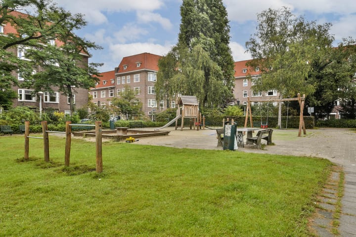 Foto 24 van Van Tuyll van Serooskerkenplein 35-1