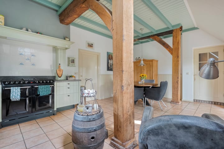 Photo 10 of Heuvelenweg 37