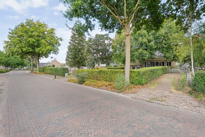 Photo 34 of Heuvelenweg 37