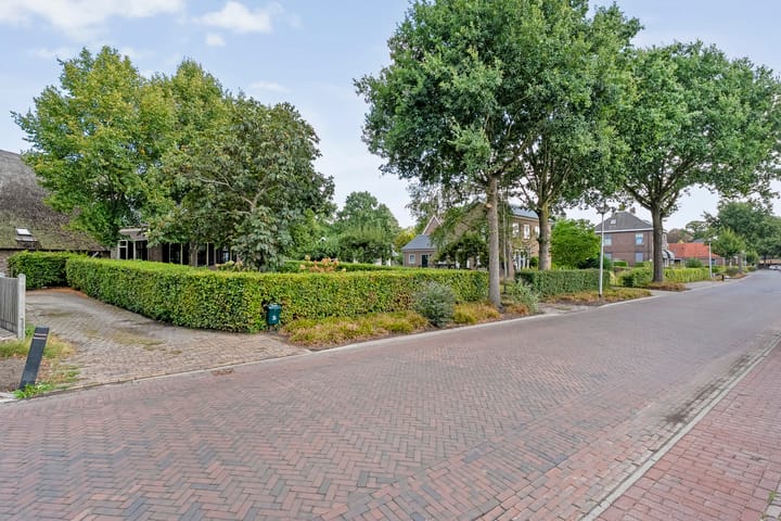 Photo 33 of Heuvelenweg 37