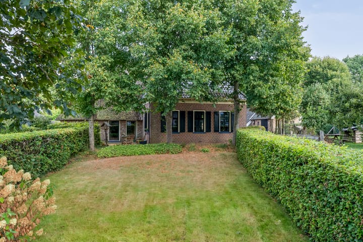 Photo 36 of Heuvelenweg 37