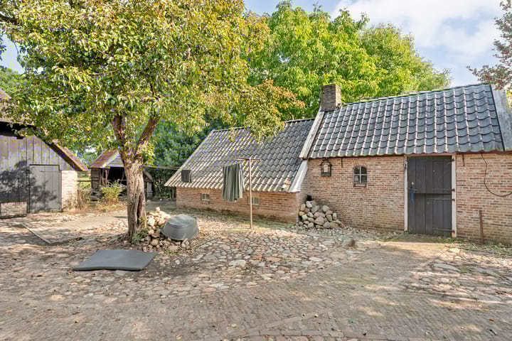 Photo 40 of Heuvelenweg 37