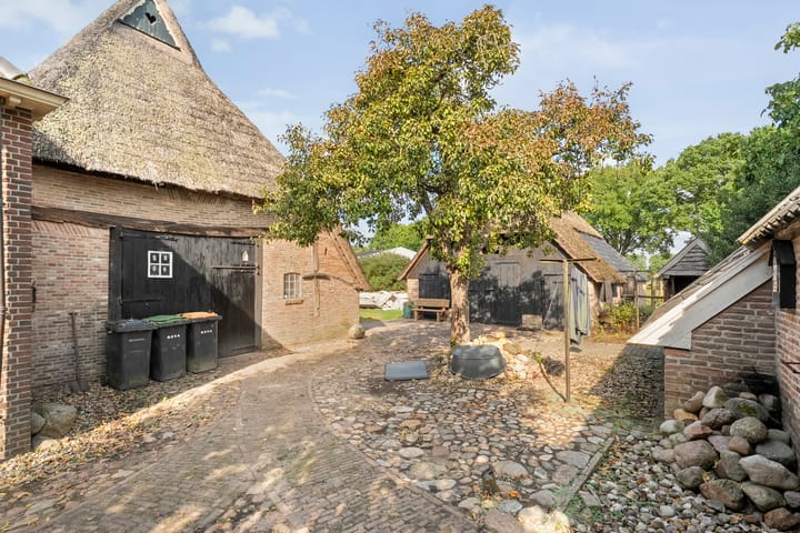 Photo 41 of Heuvelenweg 37