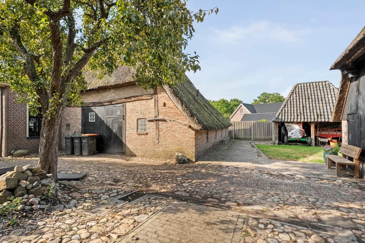 Photo 43 of Heuvelenweg 37